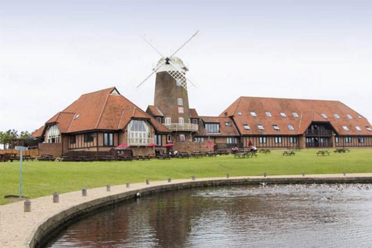 Premier Inn Milton Keynes South Esterno foto