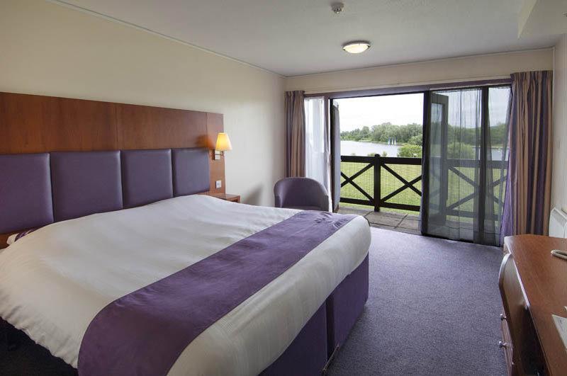 Premier Inn Milton Keynes South Esterno foto
