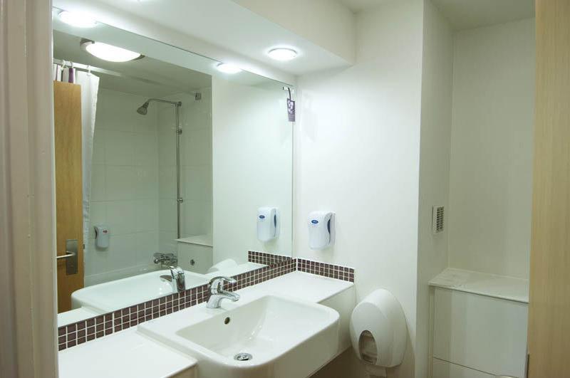 Premier Inn Milton Keynes South Esterno foto