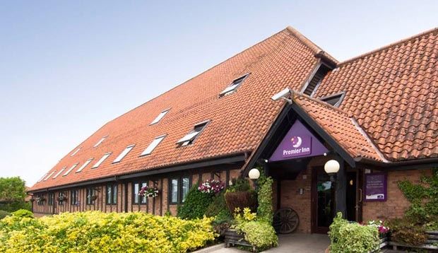 Premier Inn Milton Keynes South Esterno foto